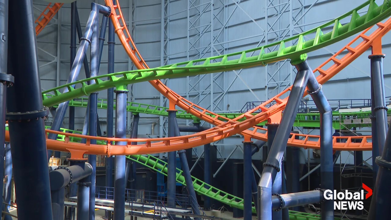 Новото влакче в увеселителен парк Nerf на Galaxyland е почти завършено в West Edmonton Mall