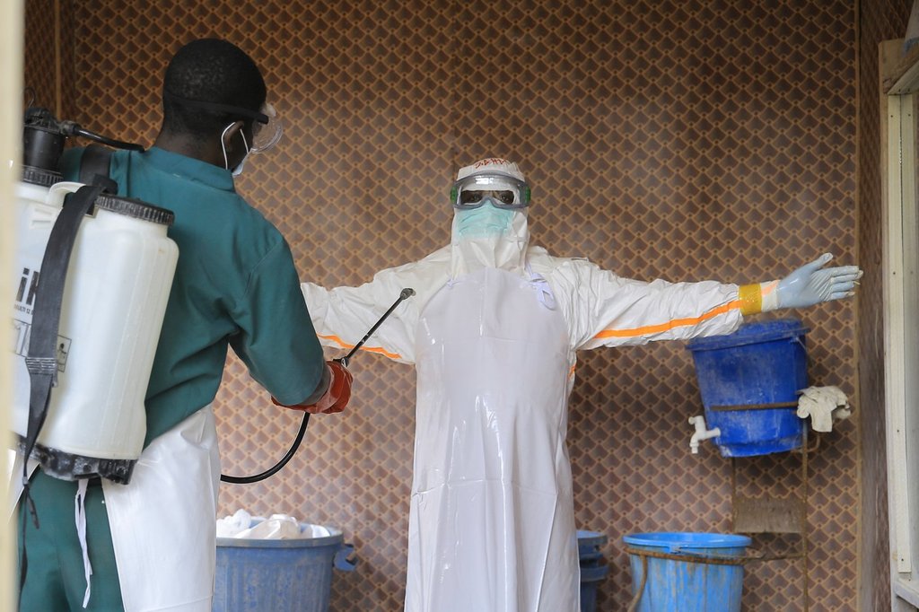 Canada extends travel restrictions related to Ebola outbreak for 60 days