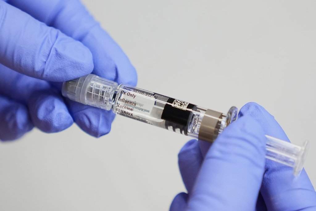 B.C. launches fall vaccines for influenza and COVID-19 amid early flu activity