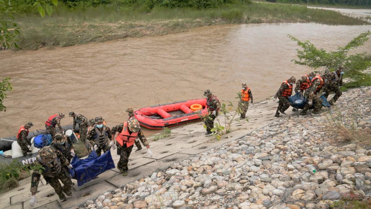 Ottawa sends officials to Nepal as search for missing Canadians continues