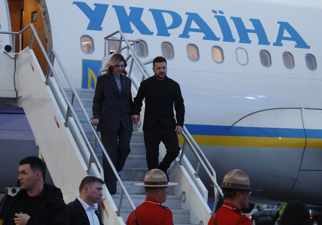 Зеленски пристига в Калгари преди срещата с Карни