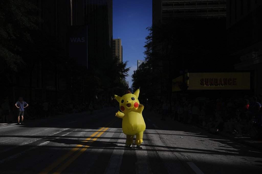 Repeat Pokemon heist pushes Winnipeg owner to quit