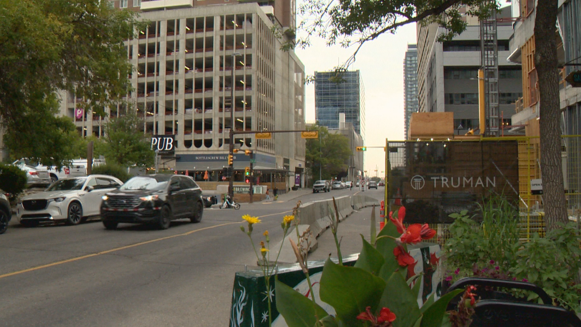 Green Line LRT surface route through downtown Calgary finalized by city council