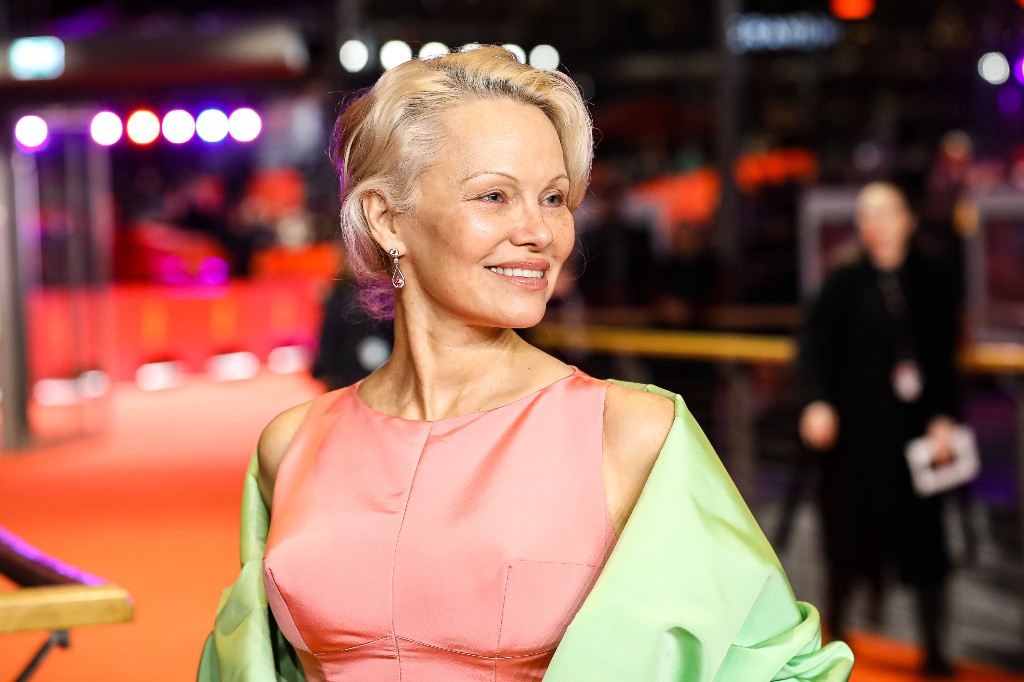 Памела Андерсън разказва за диагнозата „смъртна присъда“ за хепатит С