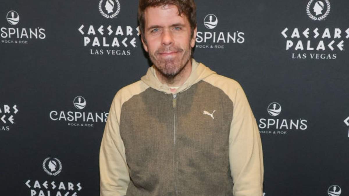 Perez Hilton enters treatment program 1 month after hospitalization