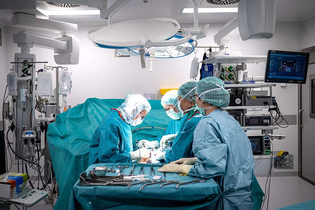 Doctors urge women to remove fallopian tubes to reduce ovarian cancer risk