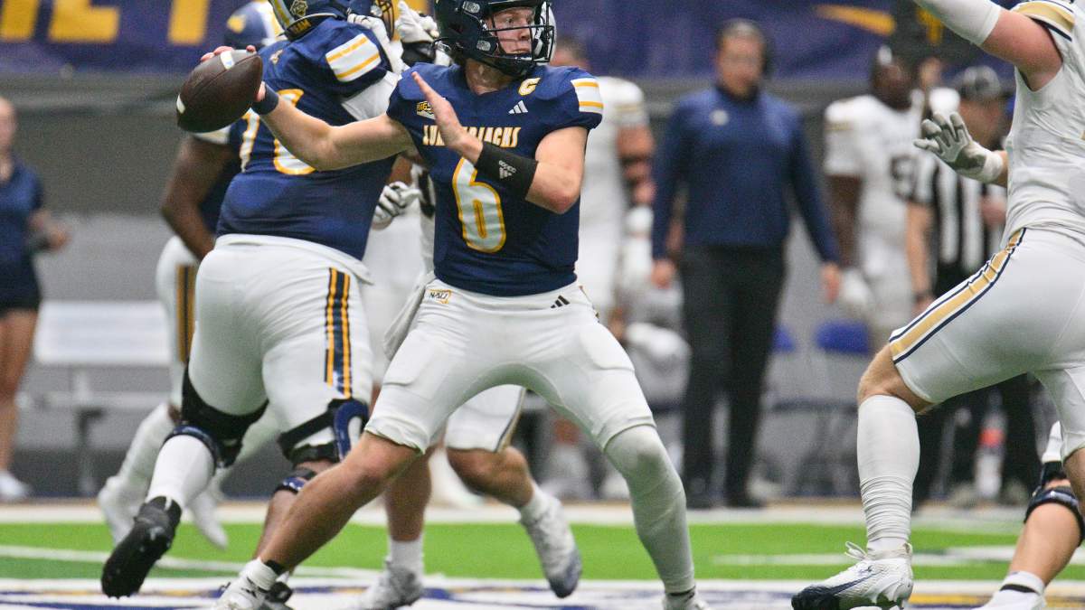 Winnipeg Blue Bombers acquire new QB in another trade with Ottawa RedBlacks