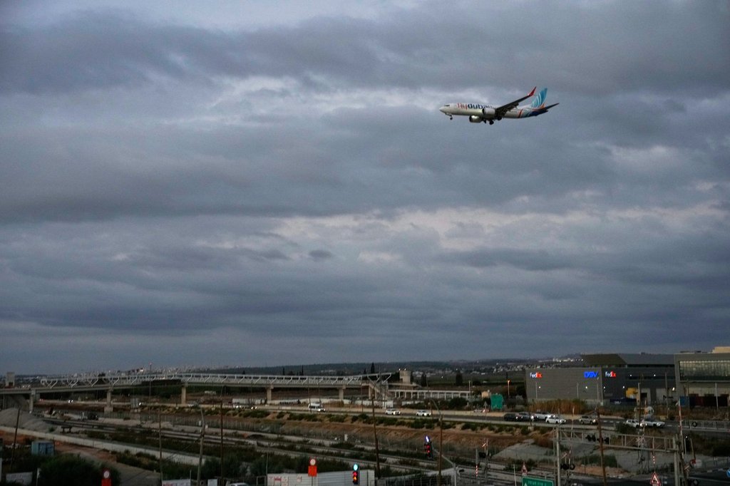 Въоръженият с брадва втори пилот на FlyDubai беше сигнализиран поради опасения за екстремизъм