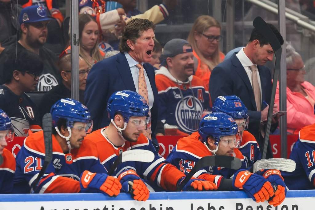Babcock faces former team as Oilers host Leafs