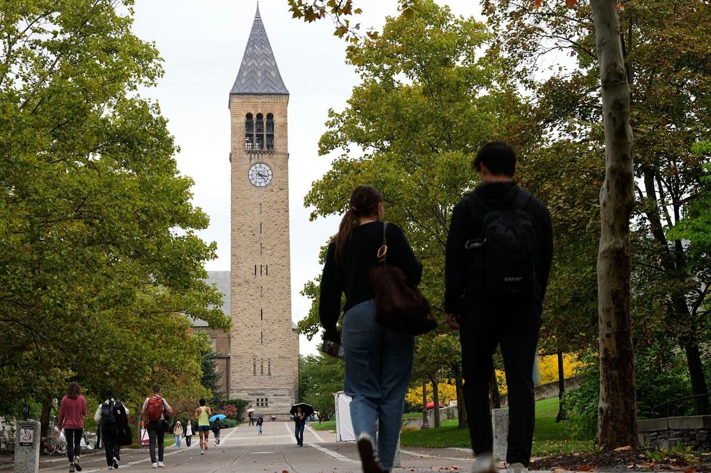 Президентът на Cornell нарече предполагаемото групово изнасилване „дълбоко смущаващо“, обещава по-голяма прозрачност
