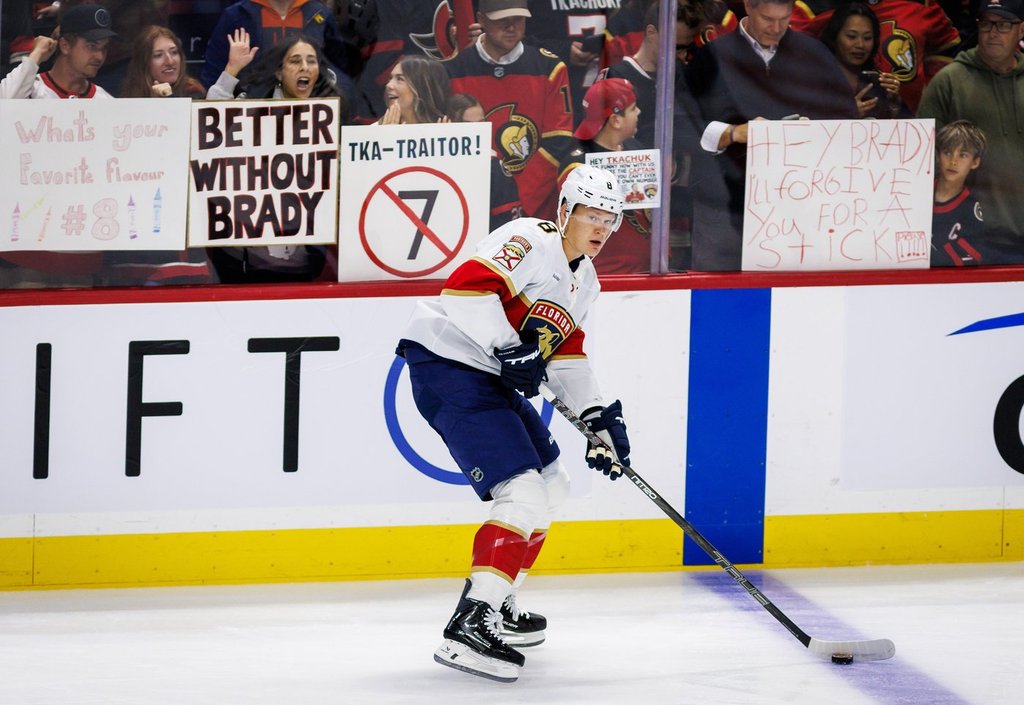 Sens изхвърли бившия капитан Ткачук и Пантърс 5-1