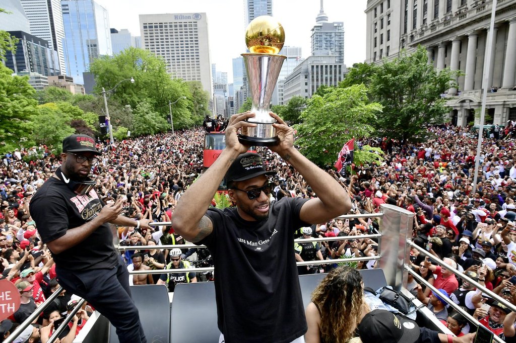Kawhi Leonard дебютира в редовния сезон за Raptors