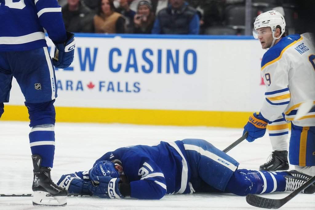 Maple Leafs centre John Tavares out week-to-week