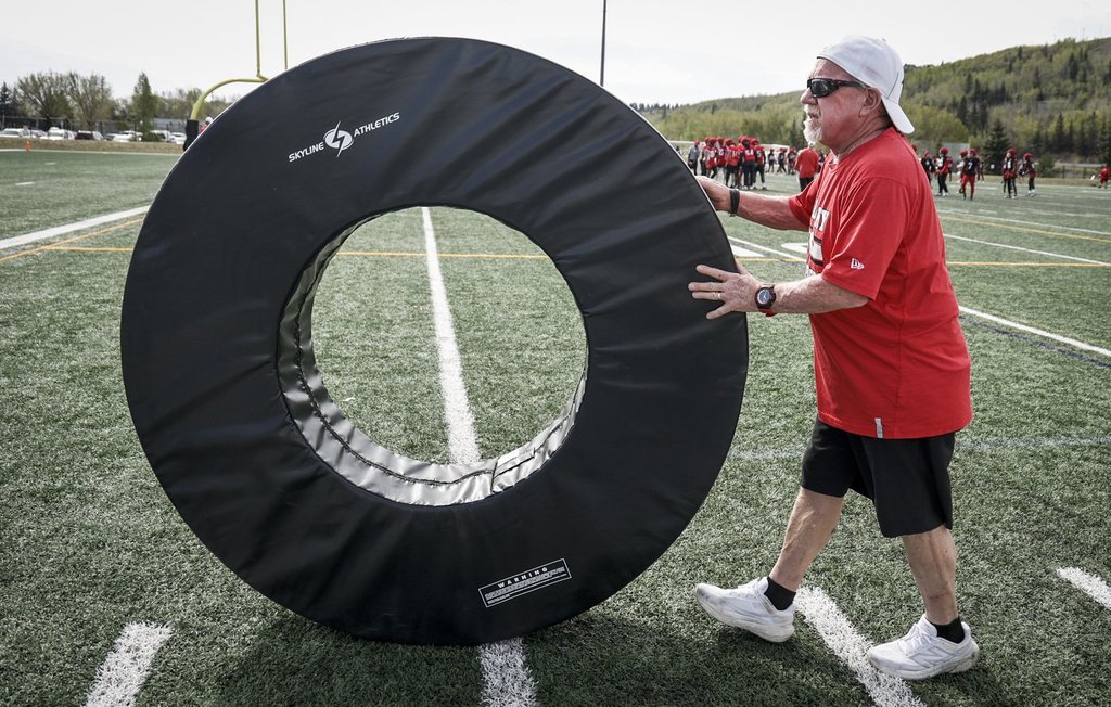 Хопкинс на Stampeders се оттегля след 55 години