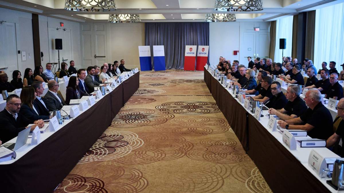 Stellantis workers begin voting on strike mandate as talks remain stalled