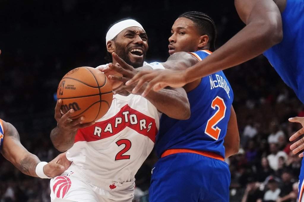 Leonard fits right in with new Raptors teammates