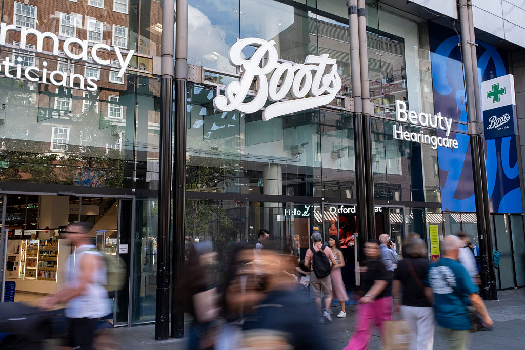 Семейство Уестън ще придобие веригата аптеки в Обединеното кралство Boots в сделка за 8,9 милиарда долара