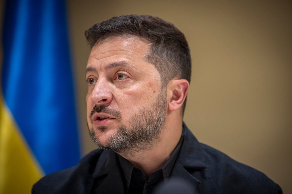 Киев отхвърля призива на Тръмп за нов украински президент, тъй като дронове удариха руския център за данни