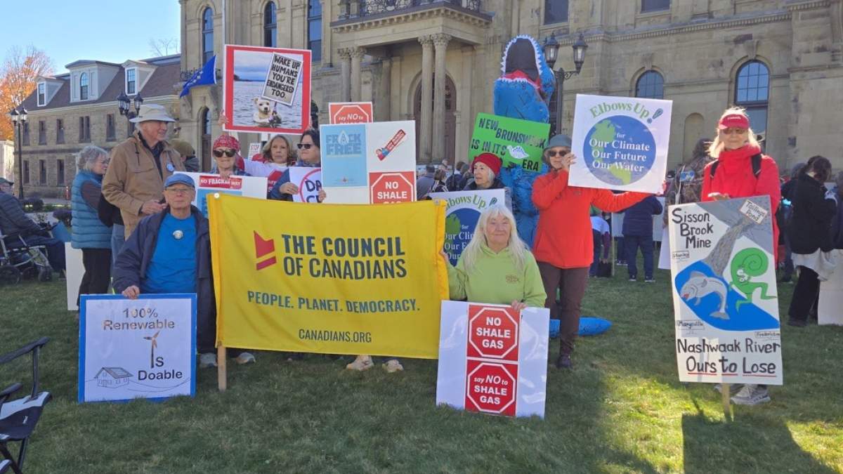 Rally urges New Brunswick government to rethink energy plans