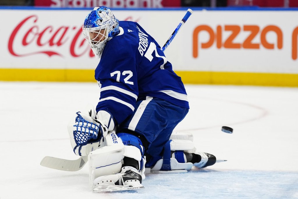 Бобровски, Maple Leafs търсят да намерят сцепление