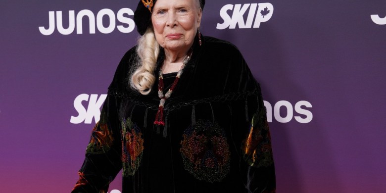 Canadian musician Joni Mitchell becomes U.S. citizen