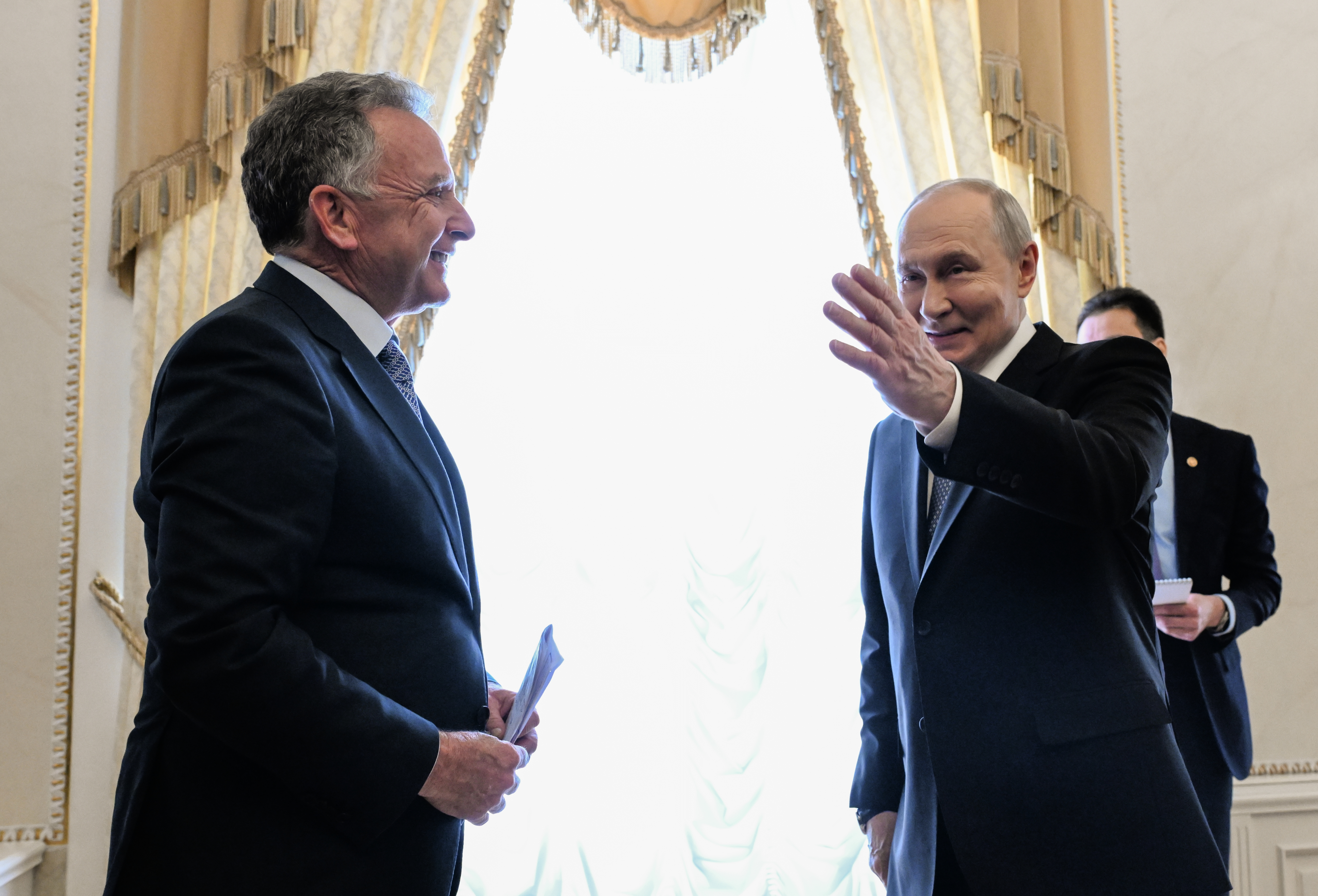 Путин ще възобнови тристранните преговори с Украйна, Вашингтон: Кремъл