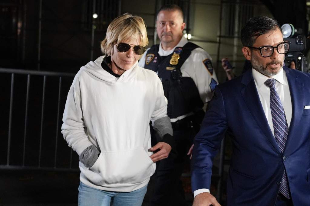 Selma Blair charged with assault after allegedly attacking flight attendants